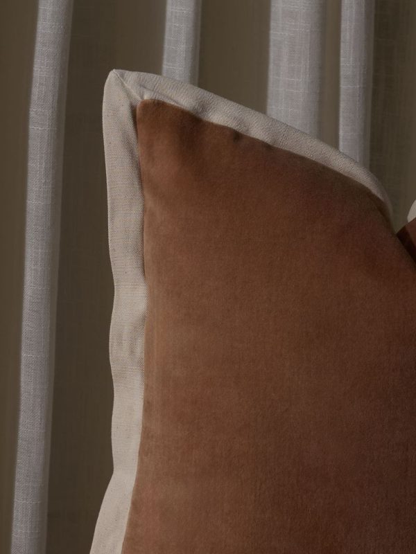 DECOR & ACCESSORIES